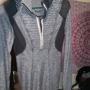 Lululemon zip up jacket size 6